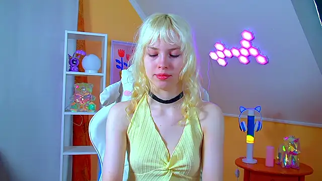 HannahHollis online show from 06/14/26, 06:15