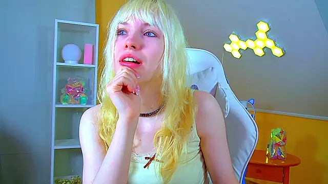 HannahHollis online show from 07/08/26, 06:18
