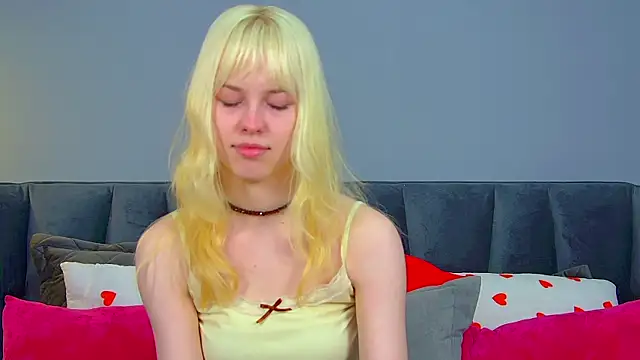 HannahHollis online show from 07/10/26, 06:28
