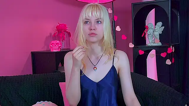 HannahHollis online show from 07/18/26, 06:06