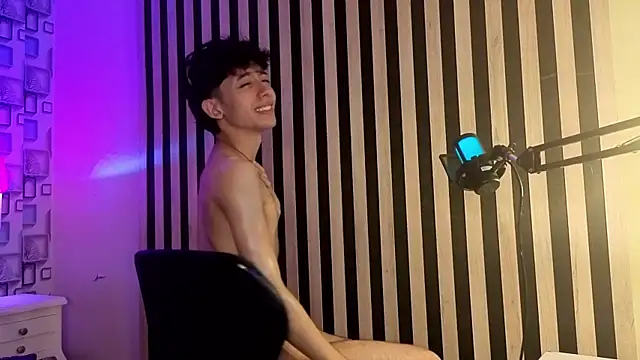 Snapshot of Twink_Sebas7 chatting on 06/03/26, 02:33 Twink Sebas7 online show from 06/03/26, 02:33