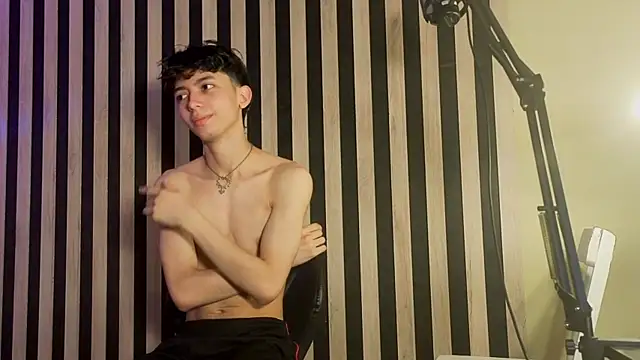 Snapshot of Twink_Sebas7 chatting on 06/04/26, 12:11 Twink Sebas7 online show from 06/04/26, 12:11