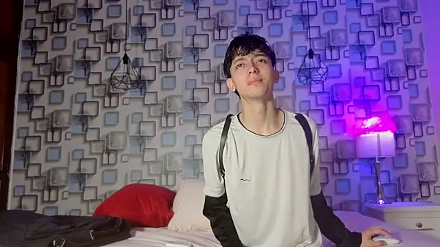 Snapshot of Twink_Sebas7 chatting on 06/10/26, 12:15 Twink Sebas7 online show from 06/10/26, 12:15