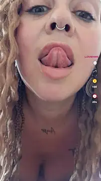 Snapshot of LaRubiaCalda chatting on 08/03/26, 03:49 LaRubiaCalda online show from 08/03/26, 03:49