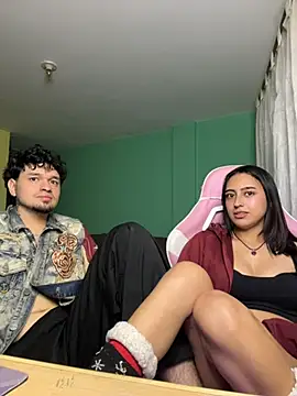Snapshot of hotlatinocouple__ chatting on 05/15/26, 11:45 hotlatinocouple online show from 05/15/26, 11:45