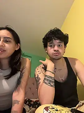Snapshot of hotlatinocouple__ chatting on 06/20/26, 03:20 hotlatinocouple online show from 06/20/26, 03:20