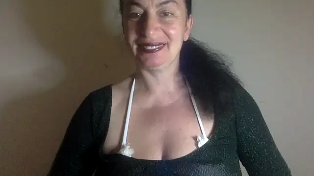 Snapshot of Lizzaa80 chatting on 06/11/26, 06:17 Lizzaa80 online show from 06/11/26, 06:17