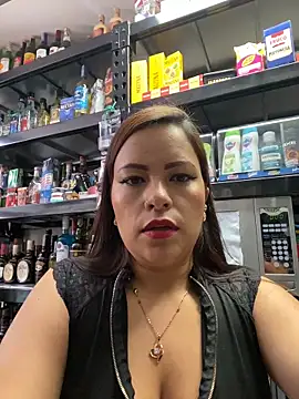 Snapshot of MIA_ROSSEEE chatting on 05/13/26, 02:03 MIA ROSSEEE online show from 05/13/26, 02:03