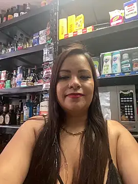 Snapshot of MIA_ROSSEEE chatting on 05/16/26, 02:05 MIA ROSSEEE online show from 05/16/26, 02:05