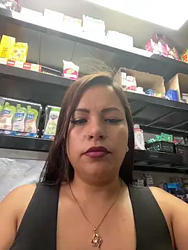 Snapshot of MIA_ROSSEEE chatting on 05/20/26, 02:23 MIA ROSSEEE online show from 05/20/26, 02:23