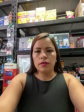 Snapshot of MIA_ROSSEEE chatting on 06/03/26, 02:33 MIA ROSSEEE online show from 06/03/26, 02:33