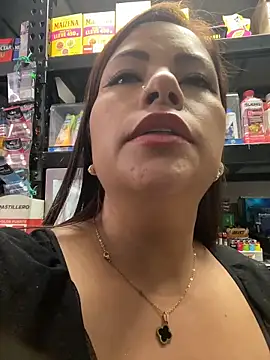 MIA ROSSEEE online show from 06/19/26, 02:43