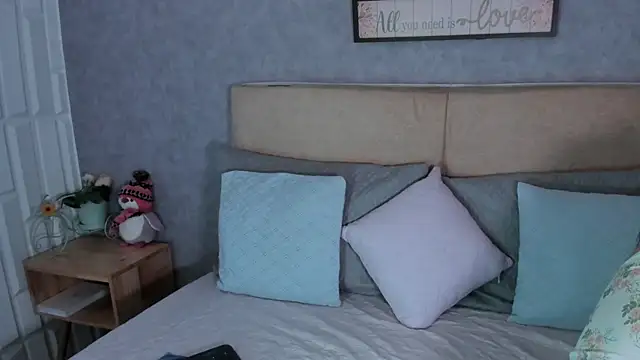RoxaneBrown online show from 07/31/26, 07:57