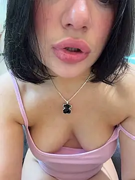 LucyHotty  online show from 06/04/26, 07:58