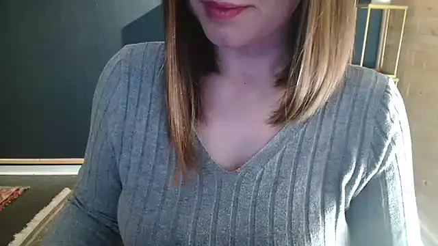 Snapshot of NicoleLove_ chatting on 06/07/26, 02:16 NicoleLove online show from 06/07/26, 02:16