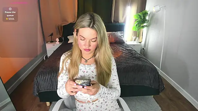 Jennifer Perezz online show from 06/10/26, 05:01