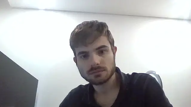 Snapshot of danievio21 chatting on 05/07/26, 12:54 danievio21 online show from 05/07/26, 12:54