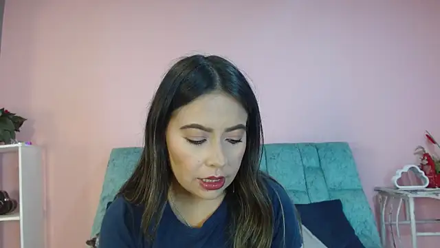 Snapshot of SalomeMartinez_ chatting on 06/30/26, 04:52 SalomeMartinez online show from 06/30/26, 04:52