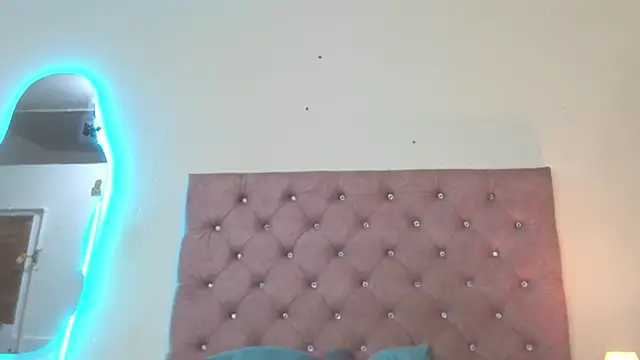Snapshot of laurenlaine chatting on 06/07/26, 02:32 laurenlaine online show from 06/07/26, 02:32