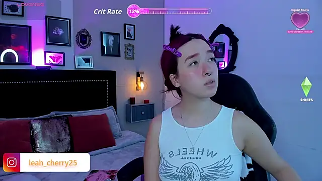 Snapshot of Leah_cherry chatting on 06/05/26, 08:14 Leah cherry online show from 06/05/26, 08:14