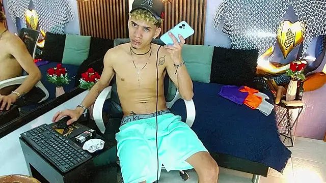 Snapshot of Skinny_cute_Alyer chatting on 06/03/26, 02:47 Skinny cute Alyer online show from 06/03/26, 02:47