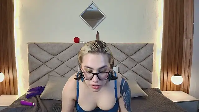 NoahAndGaia online show from 05/16/26, 07:34