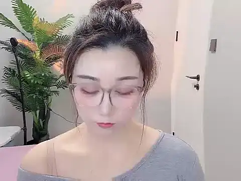 Snapshot of Yunxi- chatting on 04/17/26, 01:41 Yunxi- online show from 04/17/26, 01:41