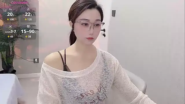 Snapshot of Yunxi- chatting on 06/13/26, 02:04 Yunxi- online show from 06/13/26, 02:04