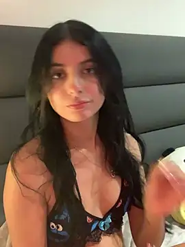 Snapshot of VIOLET_19XXX chatting on 07/19/26, 05:22 VIOLET 19XXX online show from 07/19/26, 05:22