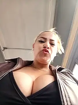 LUISA  07 online show from 05/26/26, 02:13