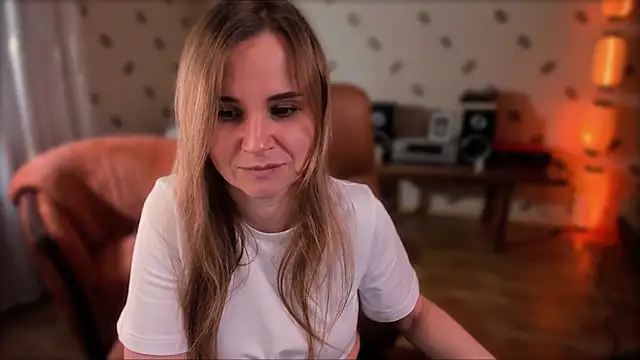 Snapshot of MiaSparkes chatting on 04/24/26, 12:18 MiaSparkes online show from 04/24/26, 12:18