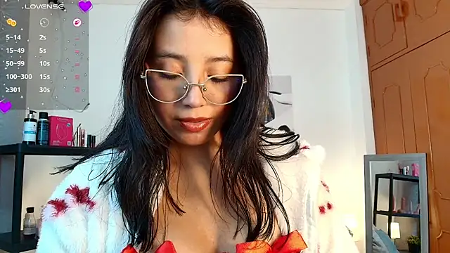 Snapshot of Luna_Ferrer10 chatting on 06/08/26, 09:26 Luna Ferrer10 online show from 06/08/26, 09:26