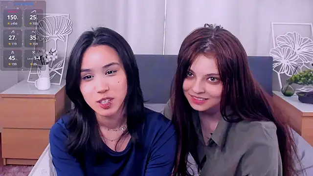 Snapshot of ReynaGrinvalsky chatting on 04/23/26, 12:29 ReynaGrinvalsky online show from 04/23/26, 12:29