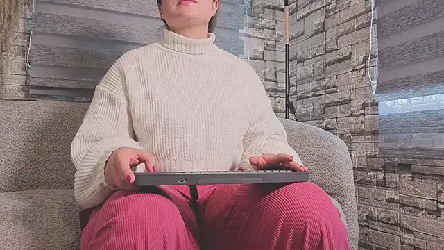 giigii hadidd online show from 07/25/26, 07:55
