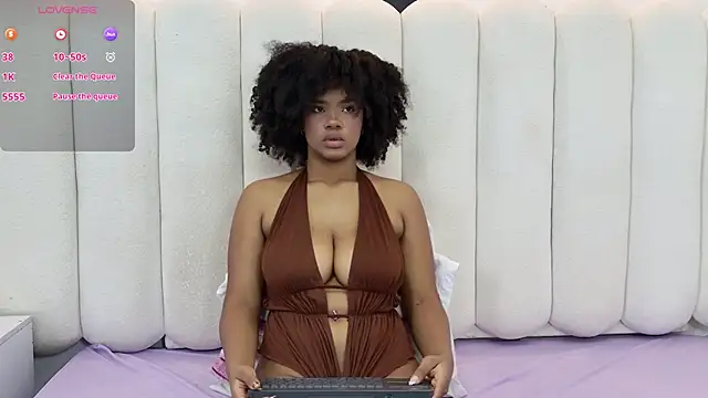 Snapshot of ela_ebony_ chatting on 06/05/26, 12:11 ela ebony online show from 06/05/26, 12:11