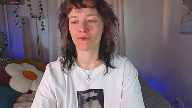 Snapshot of Ricki_Bloom chatting on 05/01/26, 01:10 Ricki Bloom online show from 05/01/26, 01:10