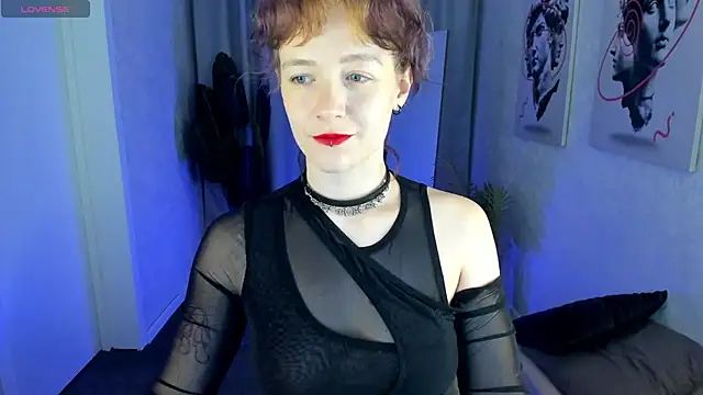Snapshot of Ricki_Bloom chatting on 05/10/26, 01:11 Ricki Bloom online show from 05/10/26, 01:11