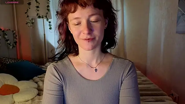 Snapshot of Ricki_Bloom chatting on 05/11/26, 09:26 Ricki Bloom online show from 05/11/26, 09:26