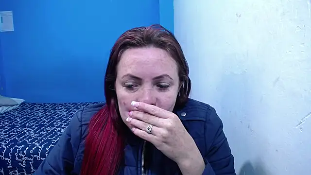 carolinhe26 online show from 07/16/26, 09:43
