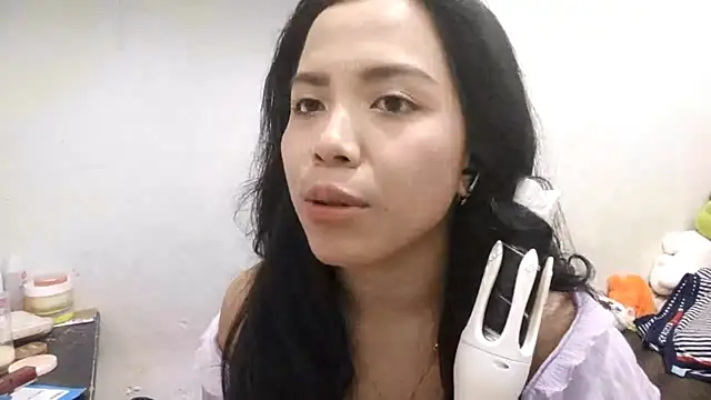 Snapshot of LiliyanaS chatting on 04/12/26, 05:45 LiliyanaS online show from 04/12/26, 05:45
