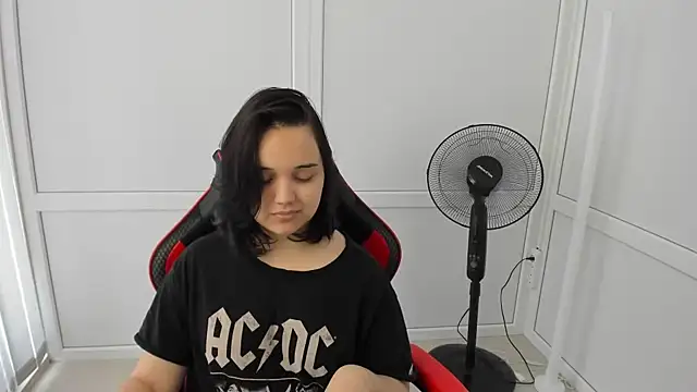 Caroline cutte online show from 06/18/26, 06:46
