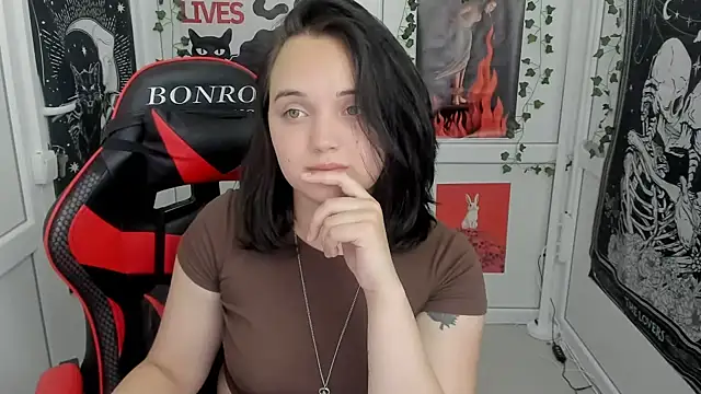 Caroline cutte online show from 07/20/26, 10:39
