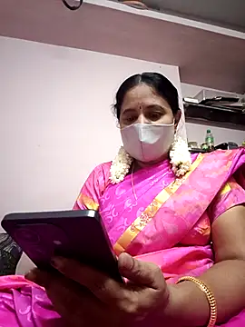 Snapshot of Tamilaunty35 chatting on 06/13/26, 07:12 Tamilaunty35 online show from 06/13/26, 07:12