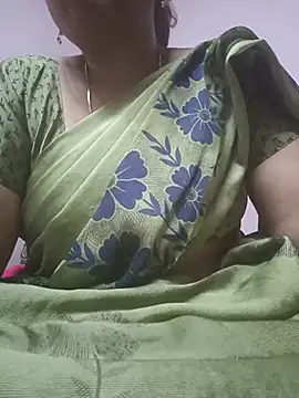 Snapshot of Tamilaunty35 chatting on 07/14/26, 04:45 Tamilaunty35 online show from 07/14/26, 04:45