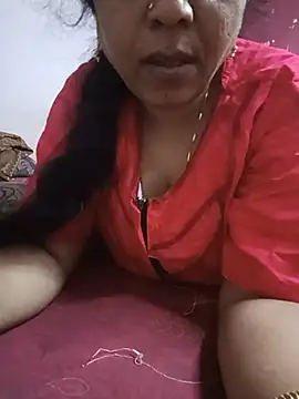 Snapshot of Tamilaunty35 chatting on 08/05/26, 03:59 Tamilaunty35 online show from 08/05/26, 03:59