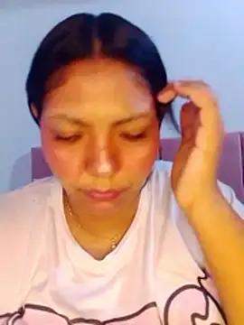 Snapshot of Izel_ chatting on 05/20/26, 02:07 Izel online show from 05/20/26, 02:07