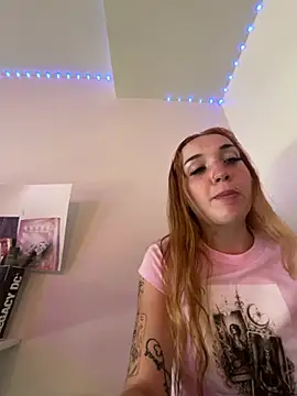 Snapshot of Sapphirelustxo chatting on 05/17/26, 07:32 Sapphirelustxo online show from 05/17/26, 07:32