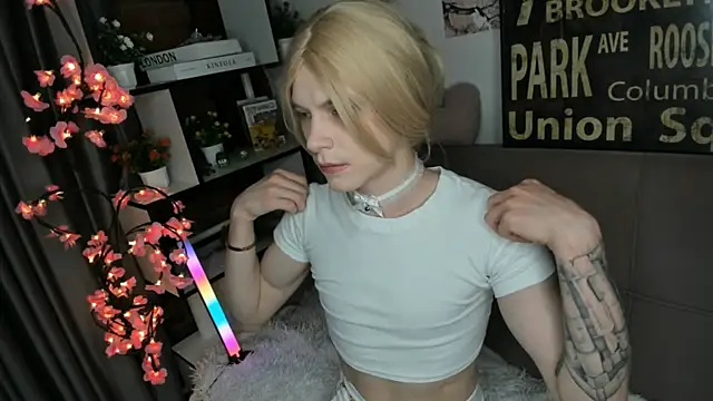 TwinkWhite online show from 05/30/26, 09:56