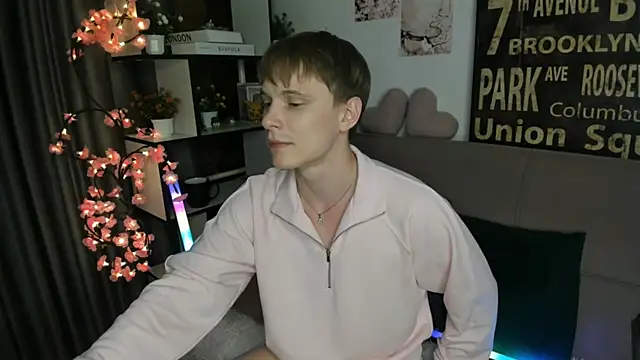 TwinkWhite online show from 06/11/26, 08:51