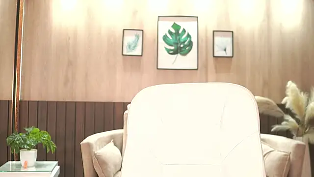 Snapshot of BrianaLane chatting on 06/12/26, 04:28 BrianaLane online show from 06/12/26, 04:28